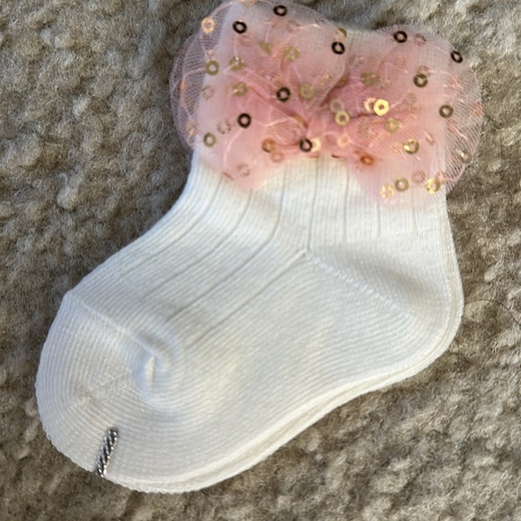 Two pairs of baby socks, NWT - Picture 2 of 4